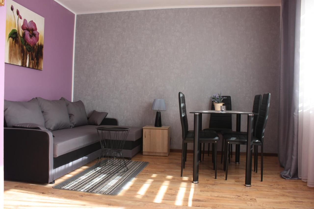 Ugeni, Apartment